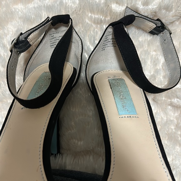 Betsy Johnson Black Strappy Heels with Pearls - Picture 7 of 7